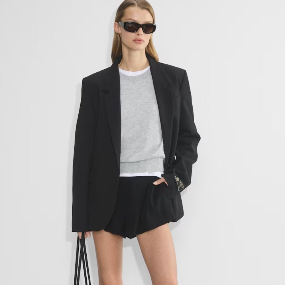 Aritzia Babaton Intercom Crepe Pleated Shorts Black Size 2 NWT
